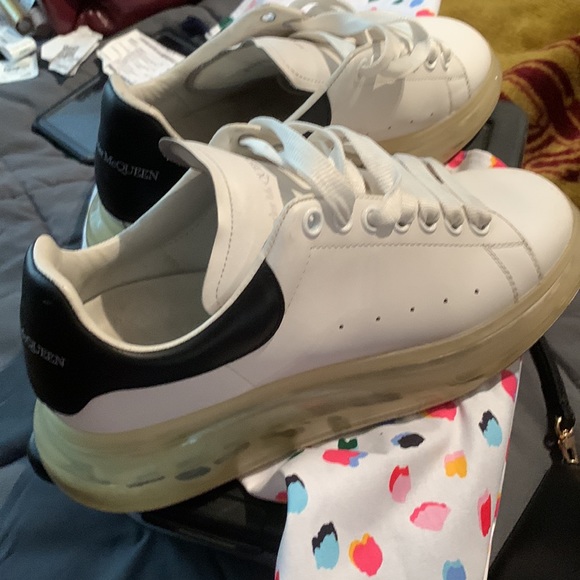 Alexander McQueen - Picture 3 of 6